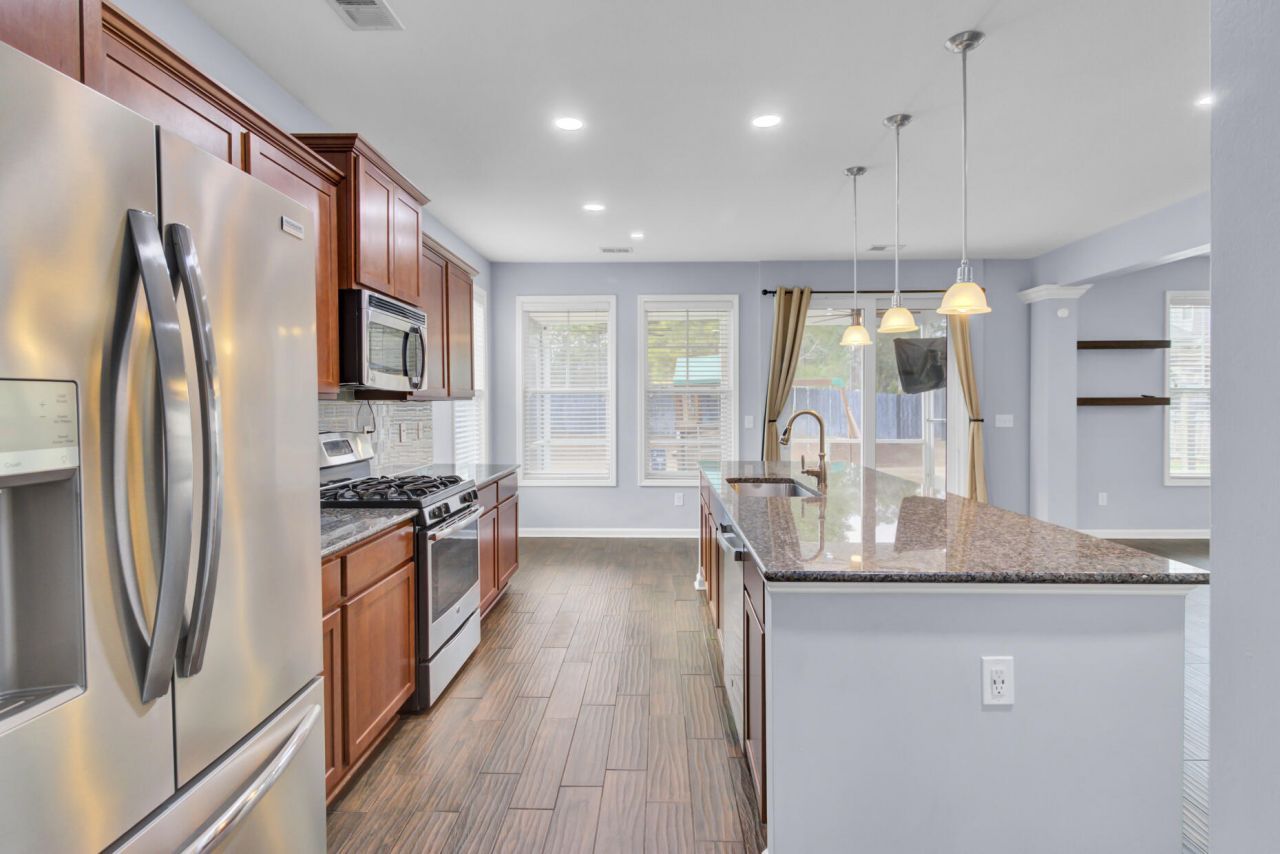 2405 Hummingbird Lane Photo 9