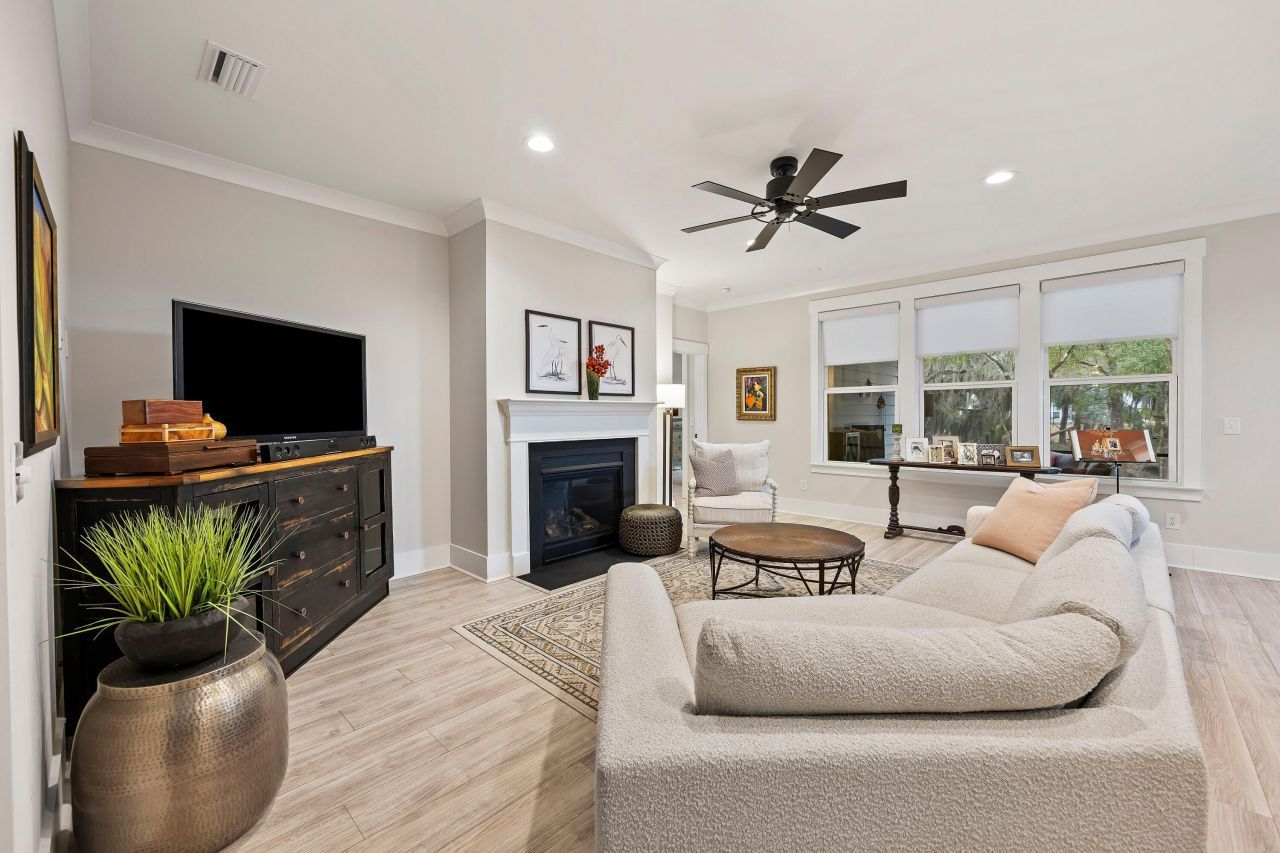 1242 Brackish Court Photo 9