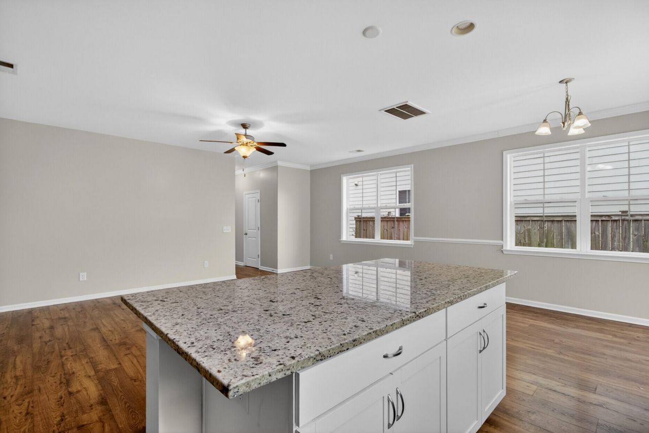 115 Yorkshire Drive Photo 11