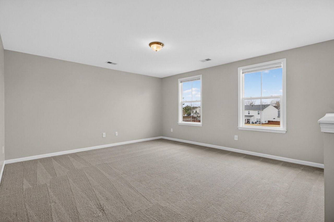 115 Yorkshire Drive Photo 27