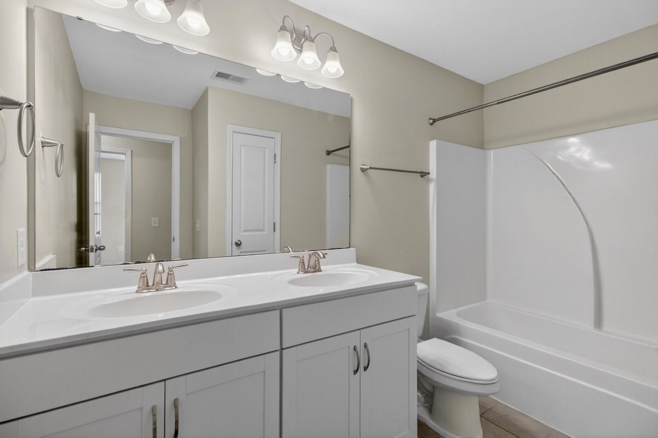 115 Yorkshire Drive Photo 31