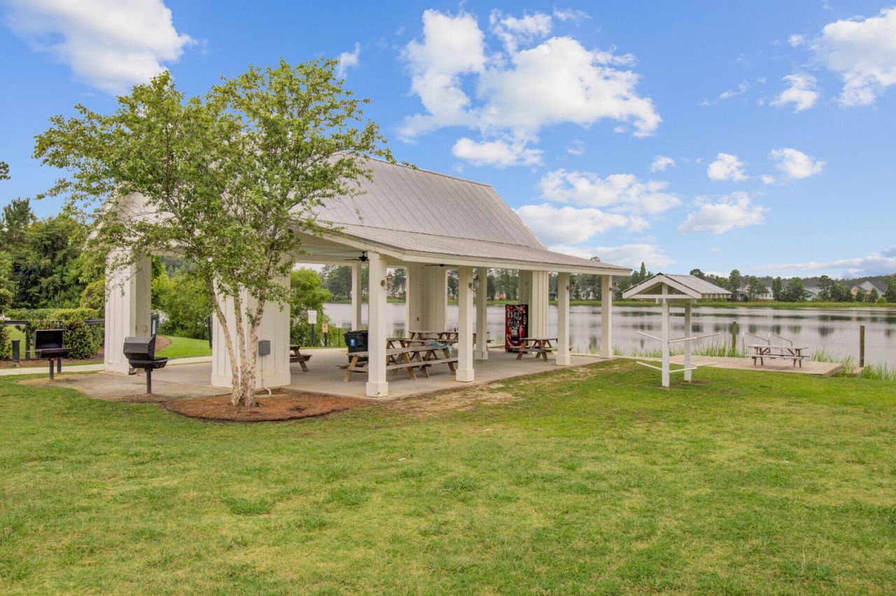 115 Yorkshire Drive Photo 44