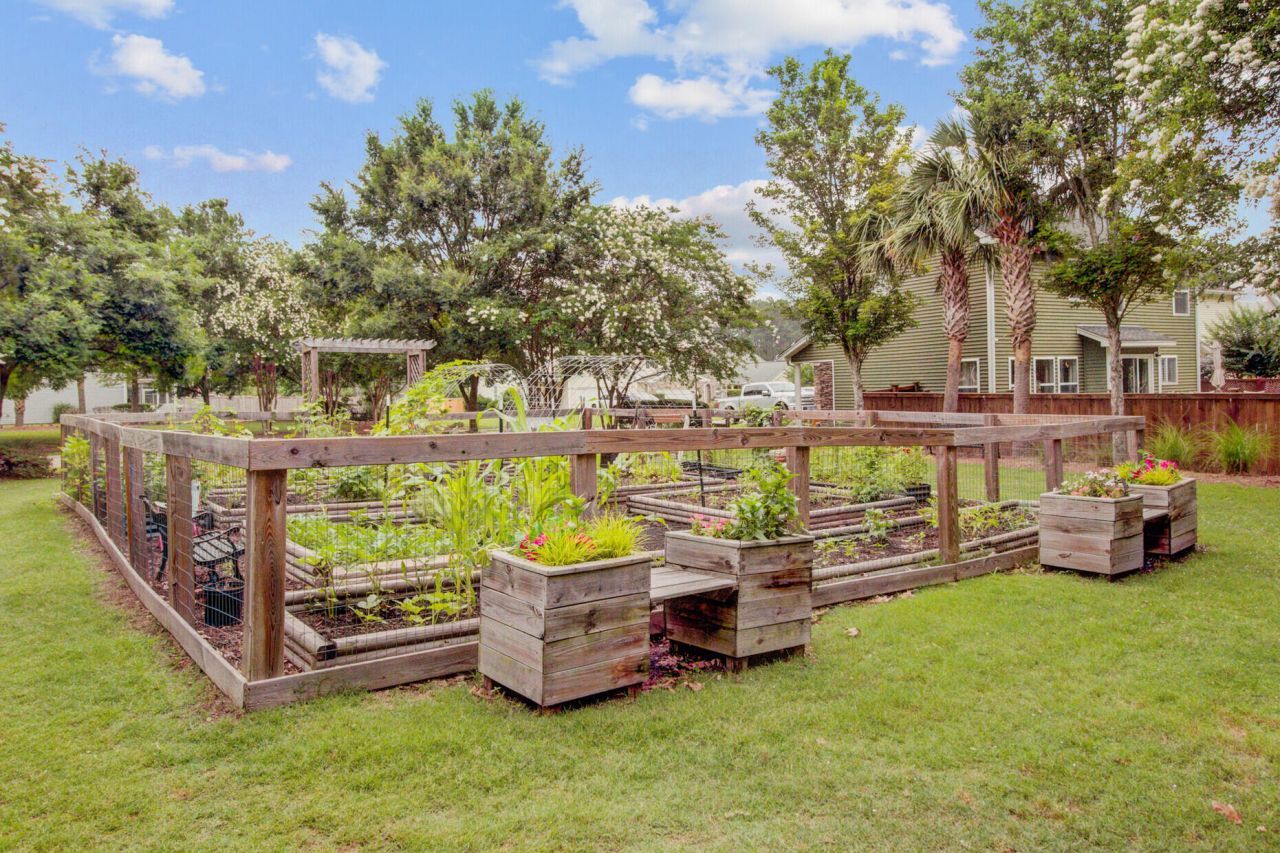 115 Yorkshire Drive Photo 52