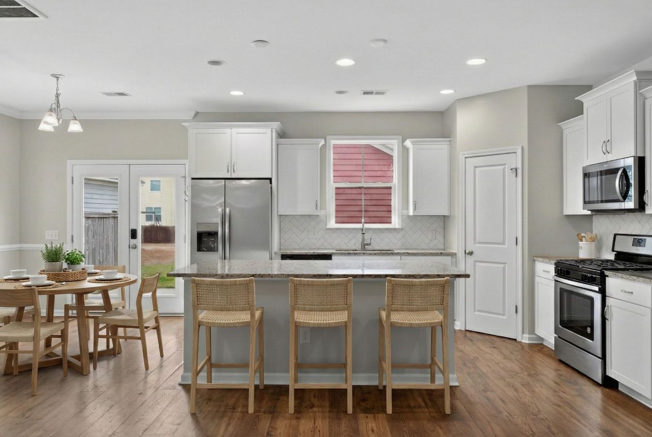 115 Yorkshire Drive Photo 6