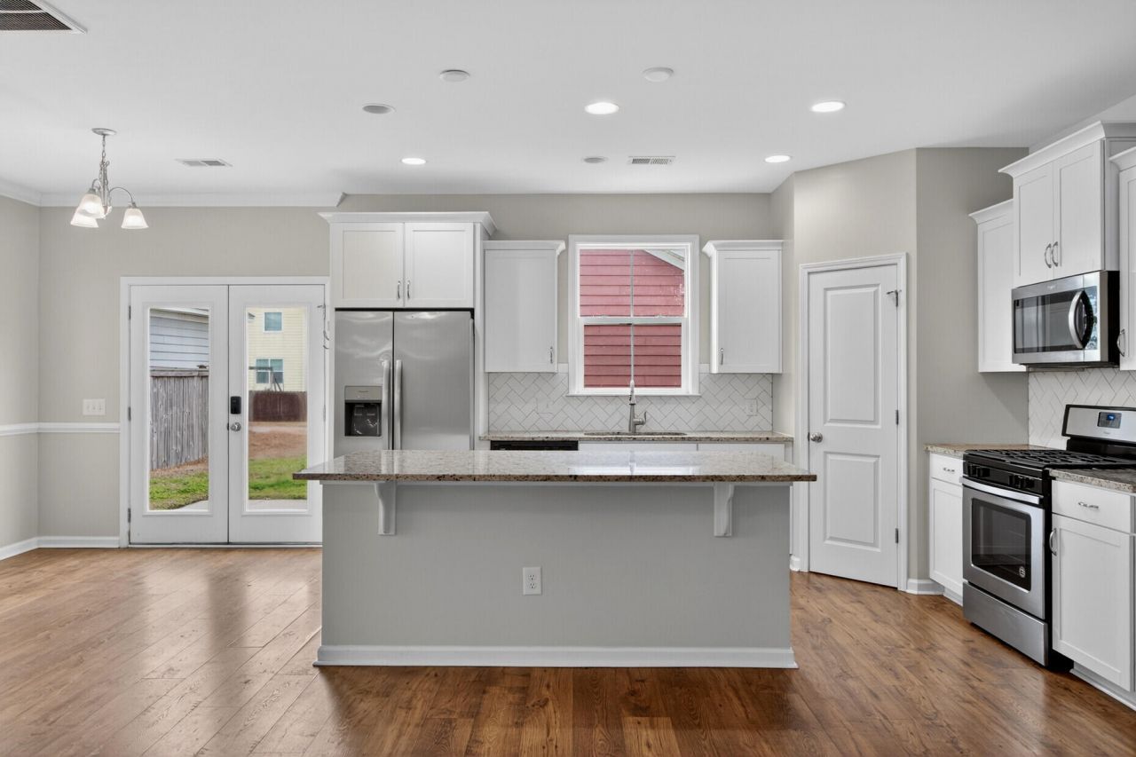 115 Yorkshire Drive Photo 7