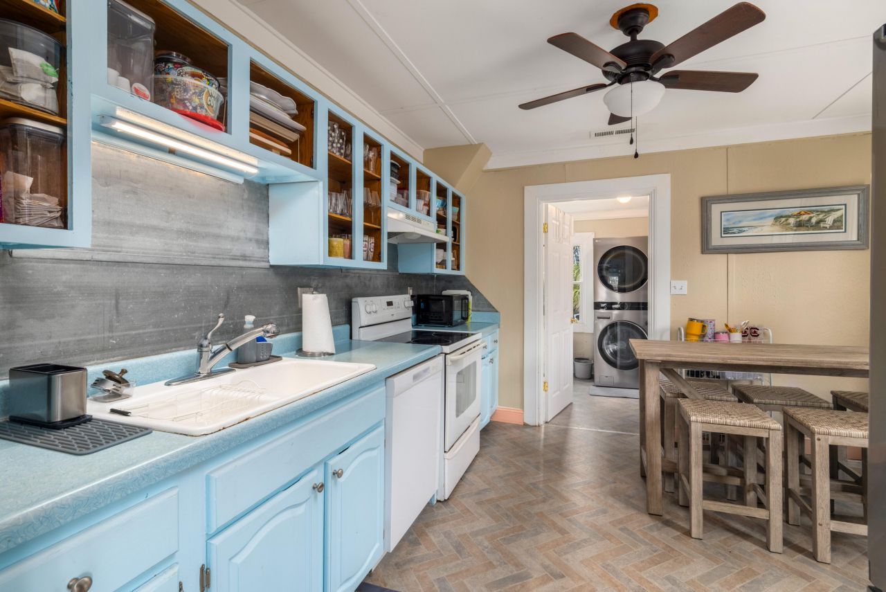 604 W Ashley Avenue Photo 16