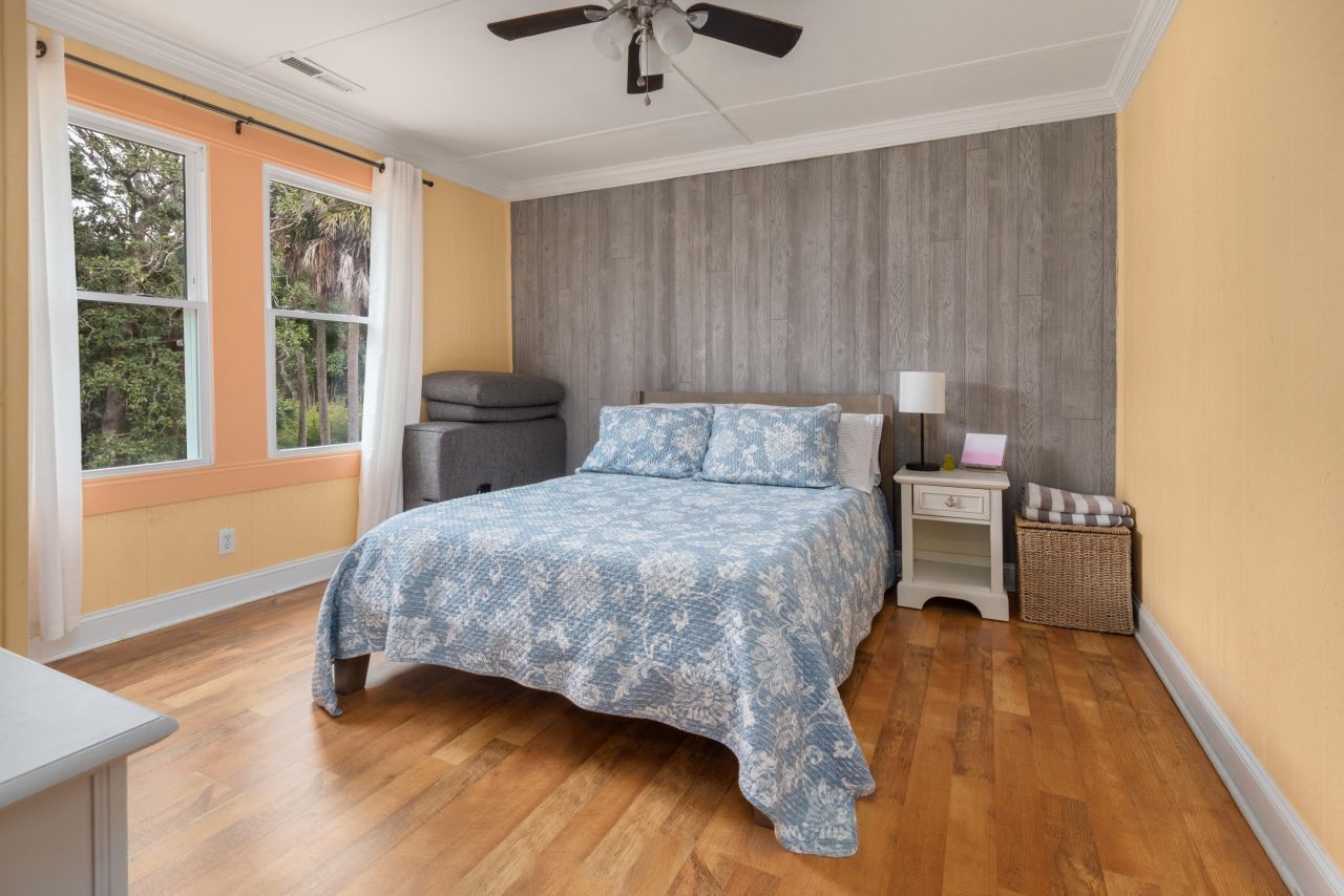 604 W Ashley Avenue Photo 17