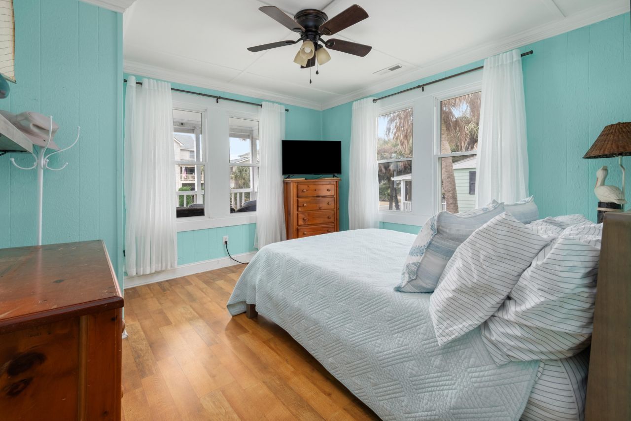 604 W Ashley Avenue Photo 18