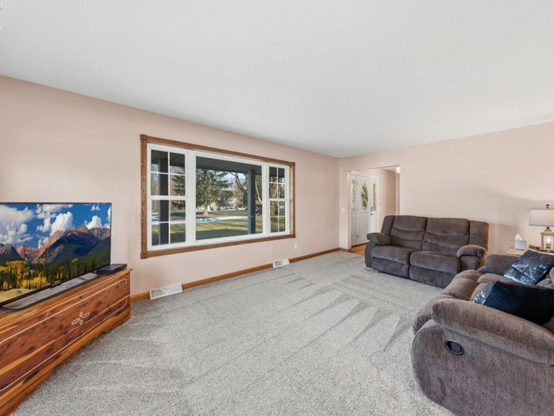 18 Milan Manor Drive, Milan, OH 44846 Photo 6