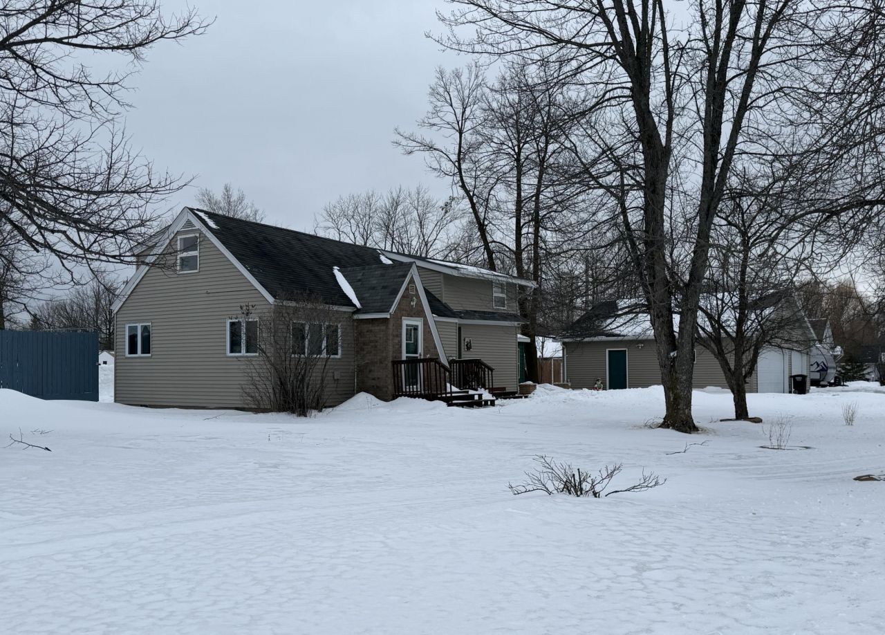 1702 3rd Avenue W, International Falls, MN 56649 Main Photo