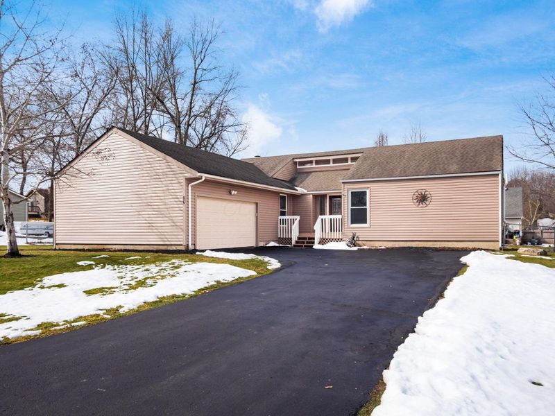 86 Jonquil Drive SW, Etna, OH 43062 Photo 1