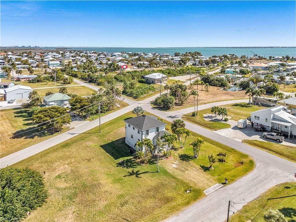 2420 Poinciana Ave , Saint James City, FL 33956 Photo