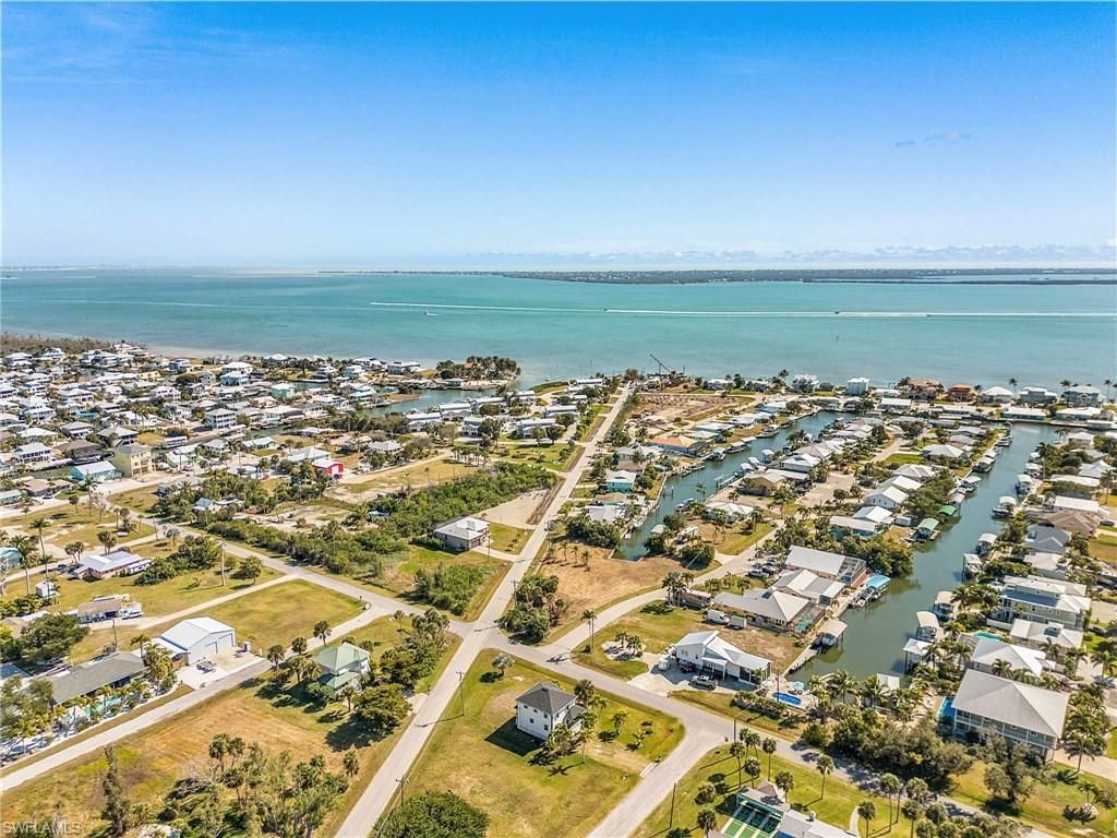 2420 Poinciana Ave , Saint James City, FL 33956 Photo