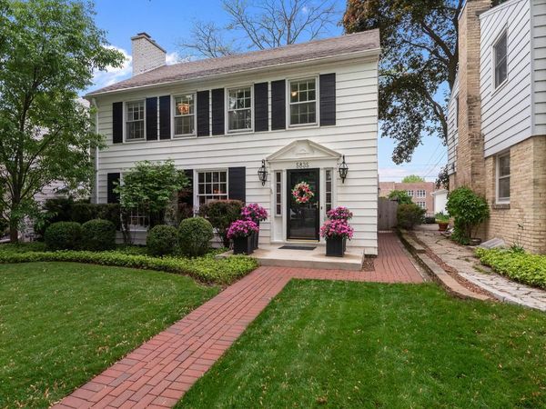 5835 N Lake DRIVE, Whitefish Bay, WI 53217