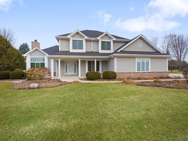 N69W28650 Beverly LANE, Hartland, WI 53029