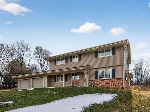 308 Prairie View DRIVE, North Prairie, WI 53153
