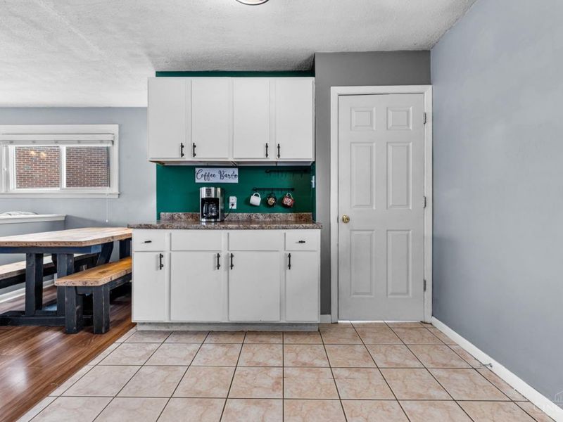 8608 Dundalk Court, Sycamore Township, OH 45236 Photo 12