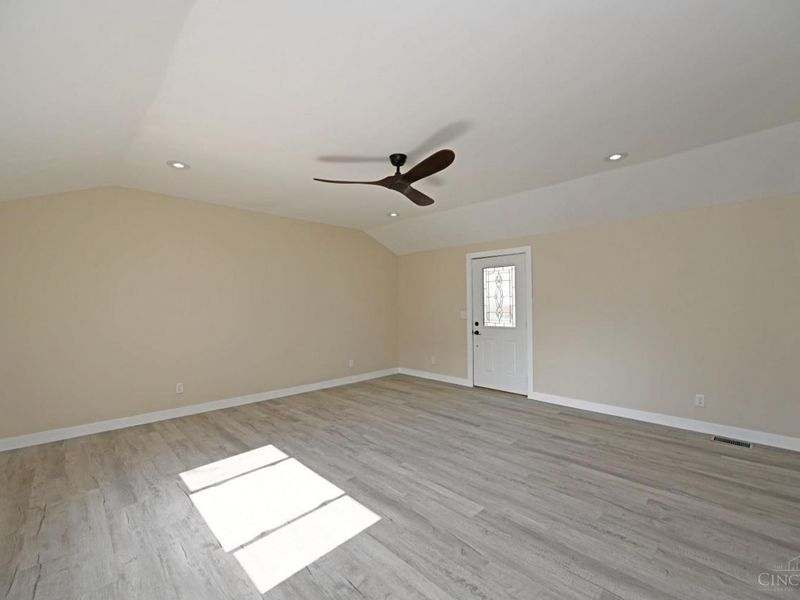 329 Walnut Street, Cincinnati, OH 45215 Photo 10