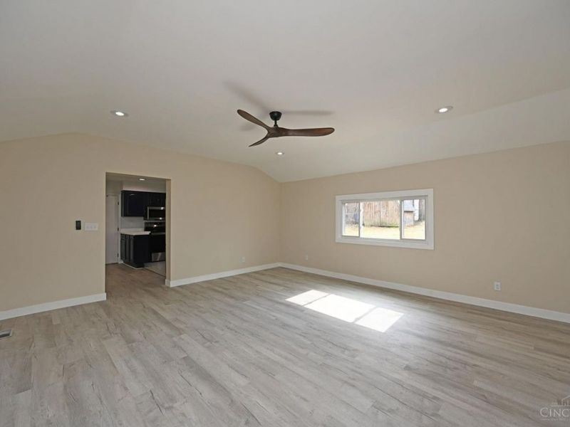 329 Walnut Street, Cincinnati, OH 45215 Photo 8