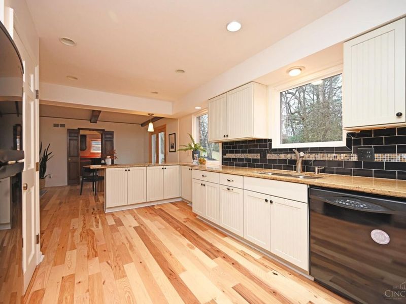 416 Flemridge Court, Wyoming, OH 45231 Photo 15