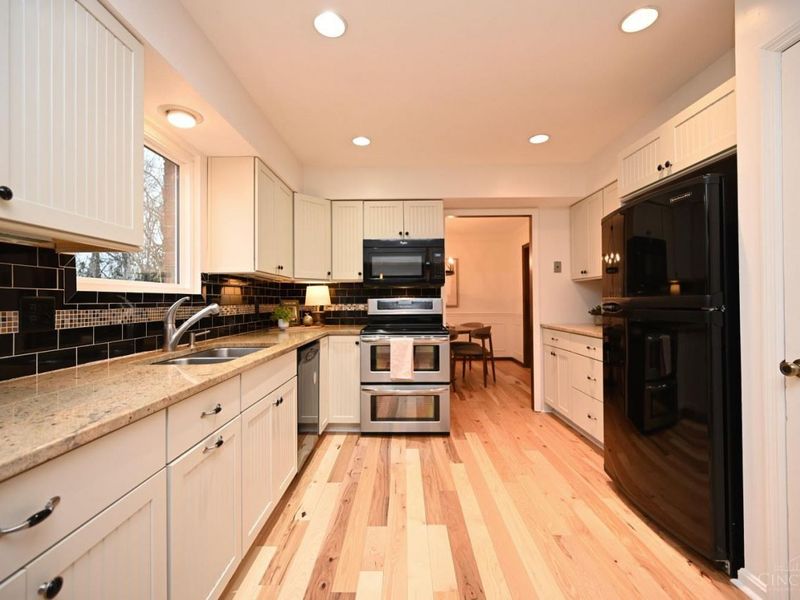 416 Flemridge Court, Wyoming, OH 45231 Photo 16