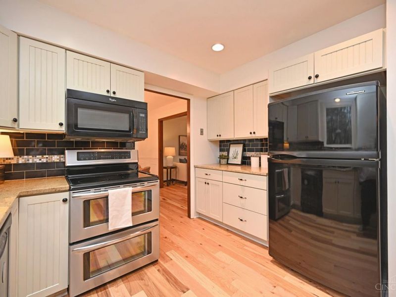 416 Flemridge Court, Wyoming, OH 45231 Photo 19