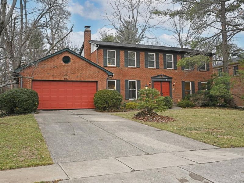 416 Flemridge Court, Wyoming, OH 45231 Photo 2