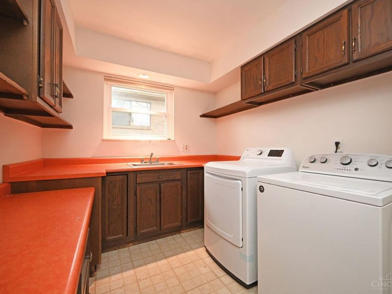 416 Flemridge Court, Wyoming, OH 45231 Photo 33