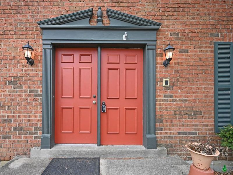 416 Flemridge Court, Wyoming, OH 45231 Photo 4