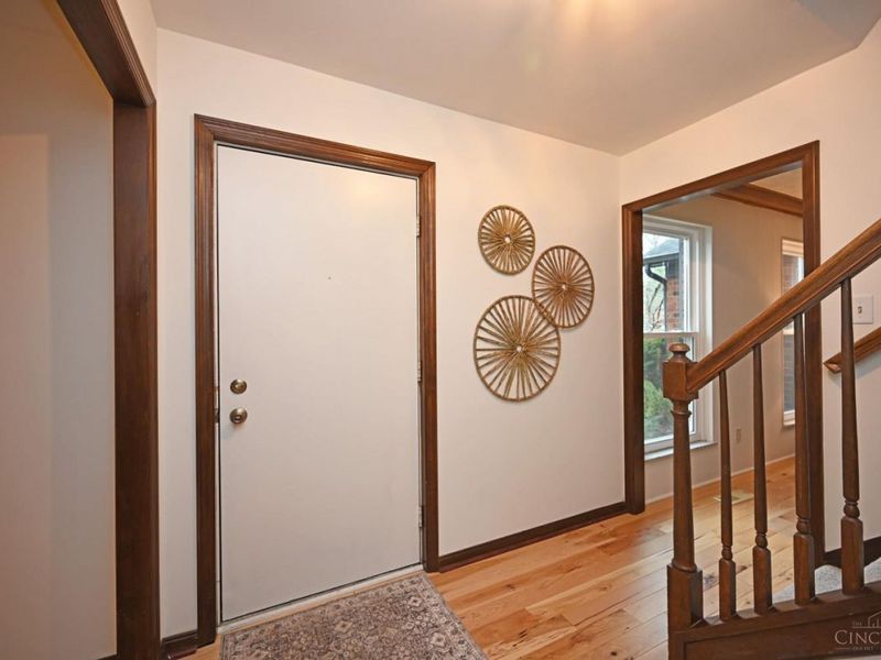 416 Flemridge Court, Wyoming, OH 45231 Photo 5