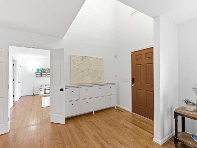 9933 Hampstead Court, West Chester, OH 45241 Photo 3