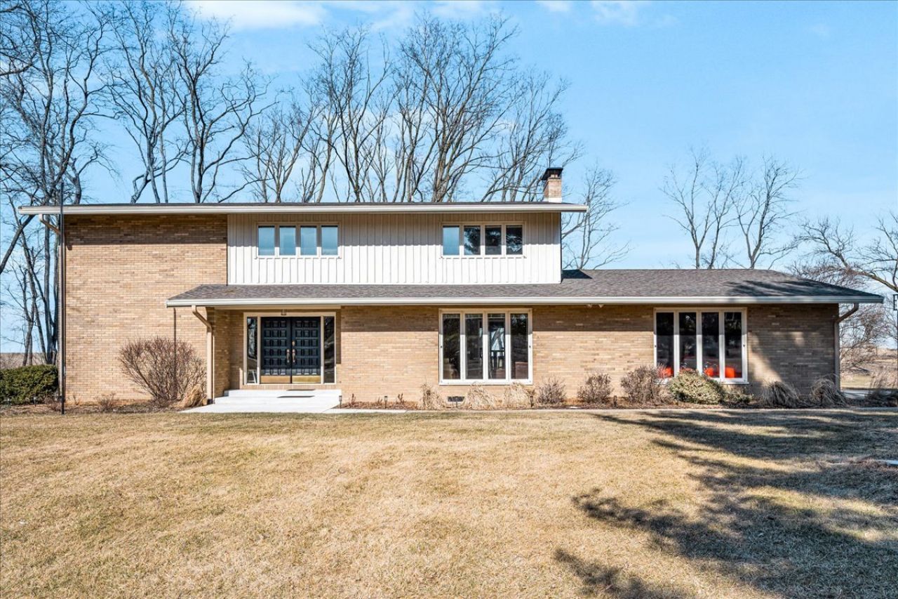 19066 Woodland Trail, Bloomington, IL 61705 Main Photo