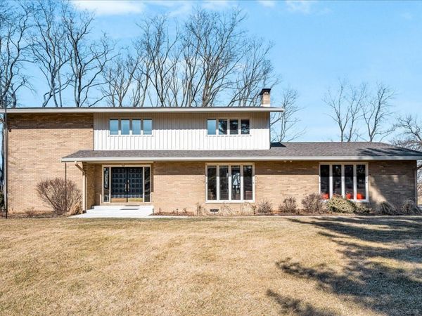 19066 Woodland Trail, Bloomington, IL 61705