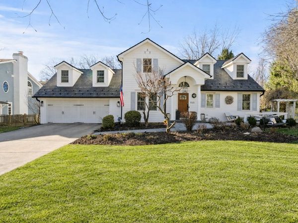 1020 S Grove Avenue, Barrington, IL 60010