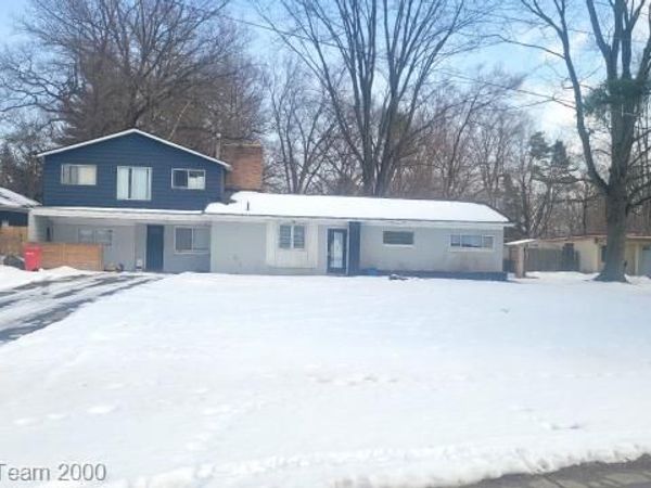 22164 Berg Road, Southfield, MI 48033