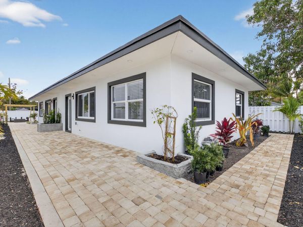 341 SE 3rd Avenue, Delray Beach, FL 33483