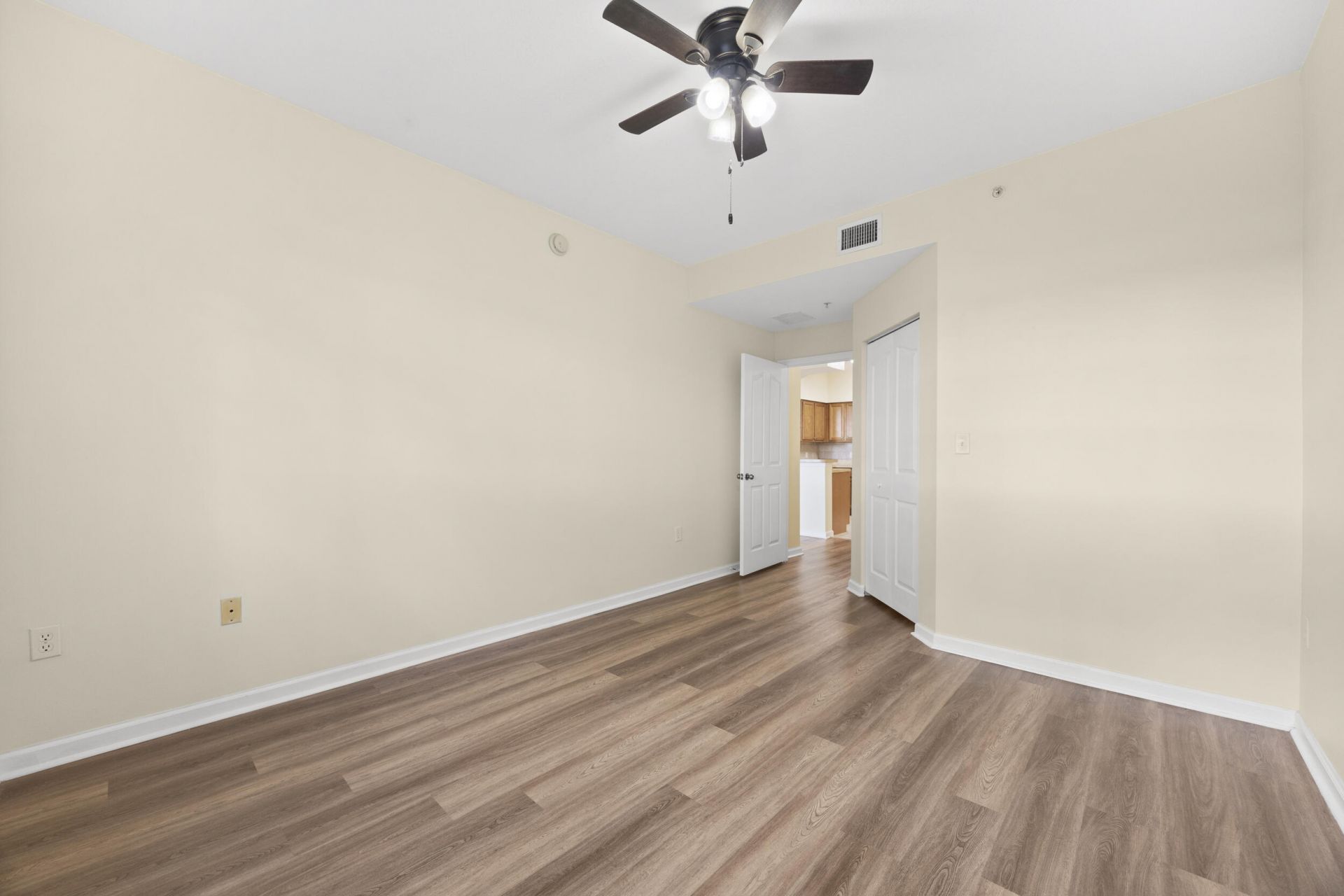 9905 Baywinds Drive, Unit 2206, West Palm Beach, FL 33411 Photo