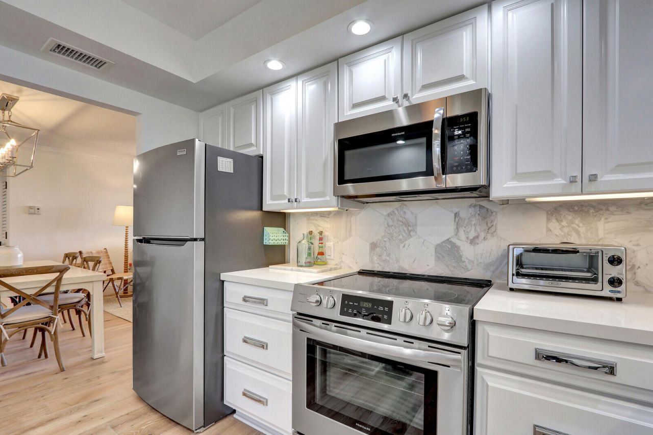 225 S Beach Road, Unit 204, Tequesta, FL 33469 Photo