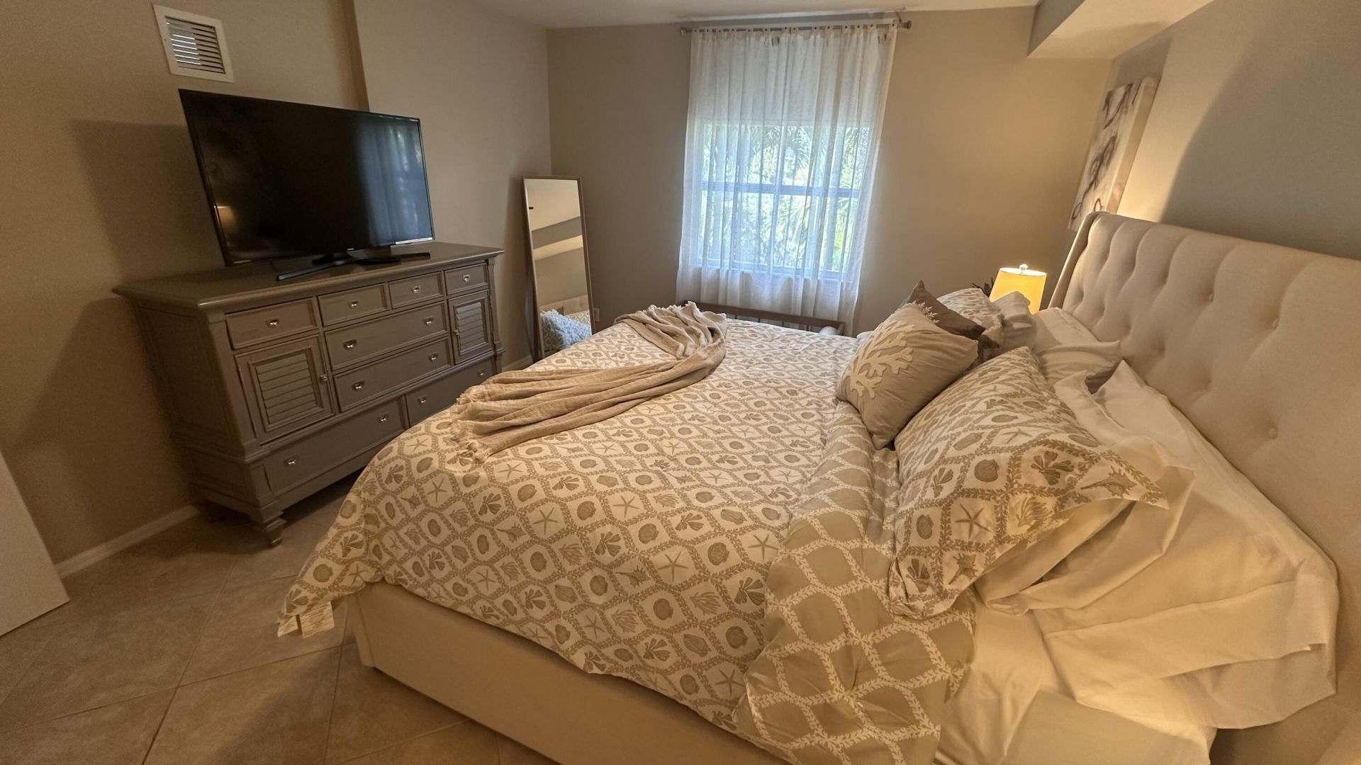600 S Dixie Highway, Unit 720, West Palm Beach, FL 33401 Photo