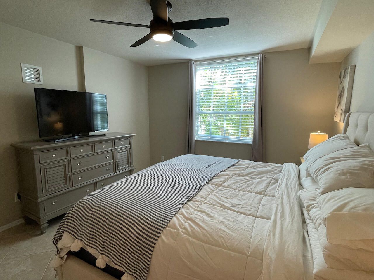 600 S Dixie Highway, Unit 720, West Palm Beach, FL 33401 Photo