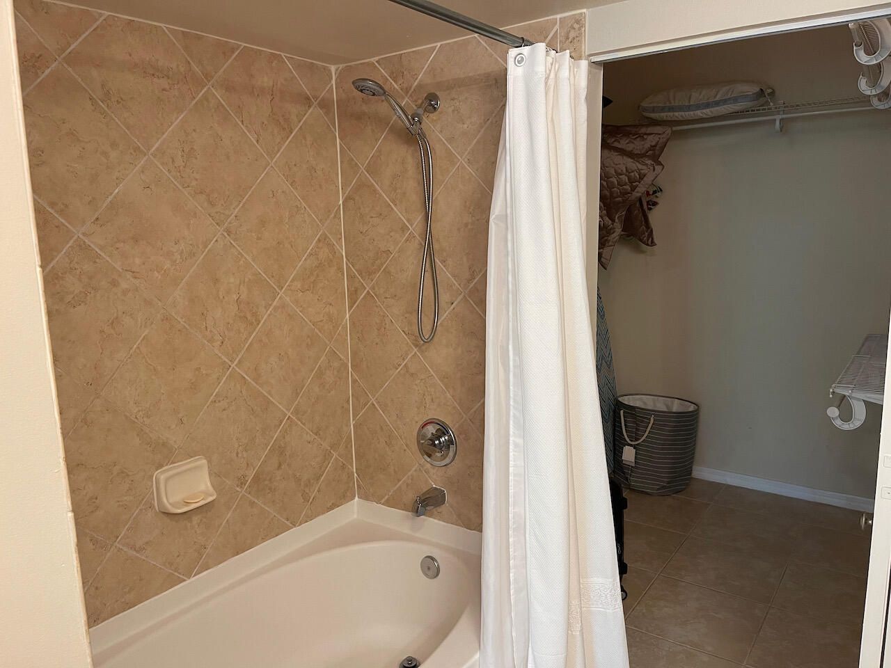 600 S Dixie Highway, Unit 720, West Palm Beach, FL 33401 Photo