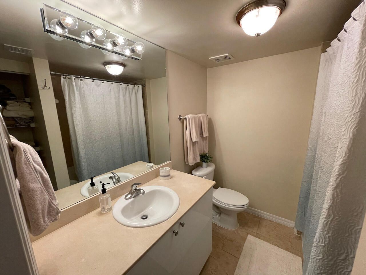 600 S Dixie Highway, Unit 720, West Palm Beach, FL 33401 Photo