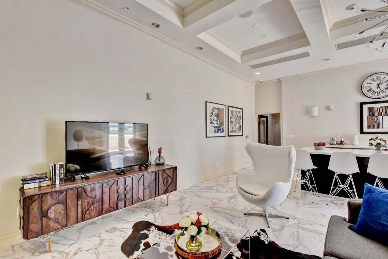 600 S Dixie Highway, Unit 720, West Palm Beach, FL 33401 Photo