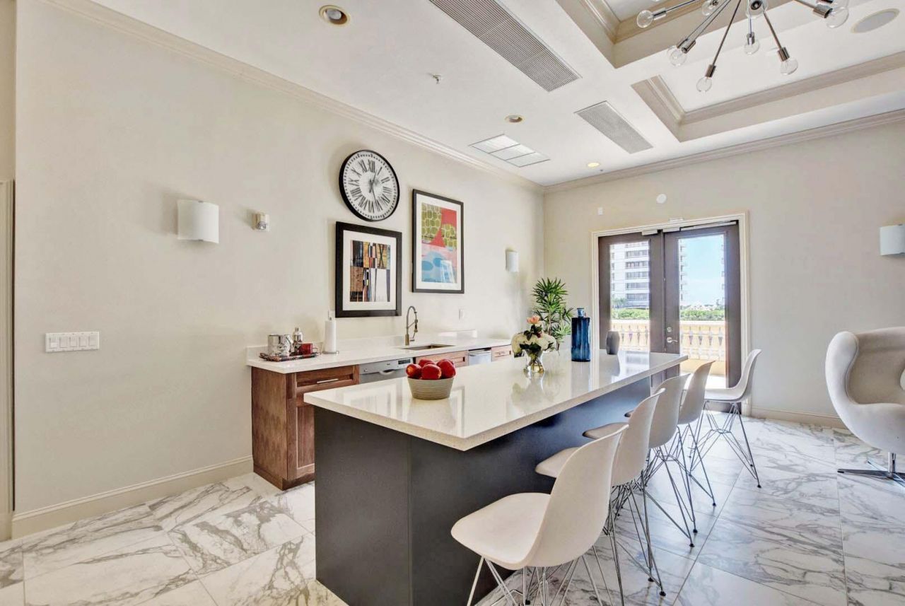 600 S Dixie Highway, Unit 720, West Palm Beach, FL 33401 Photo