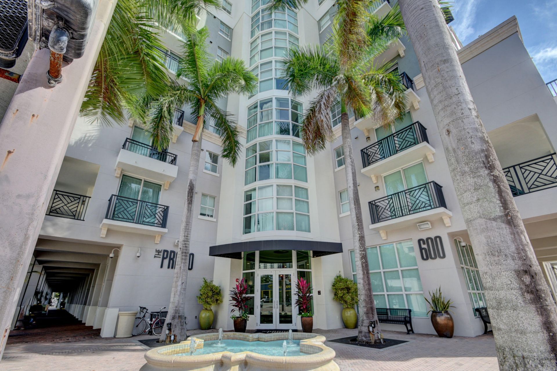 600 S Dixie Highway, Unit 720, West Palm Beach, FL 33401 Photo