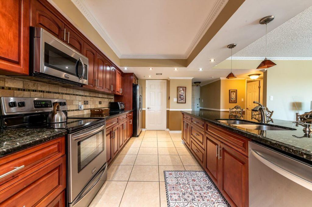 1915 Lavers Circle, Unit E309, Delray Beach, FL 33444 Photo