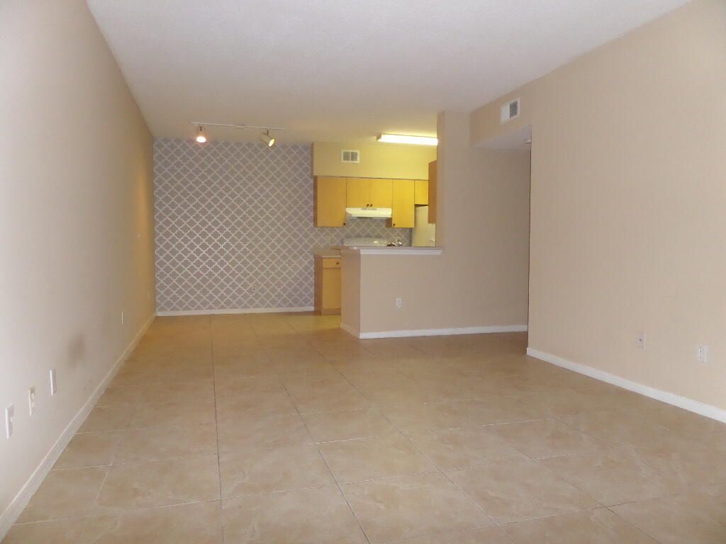 10318 Fox Trail Road, Unit 409, Royal Palm Beach, FL 33411 Photo