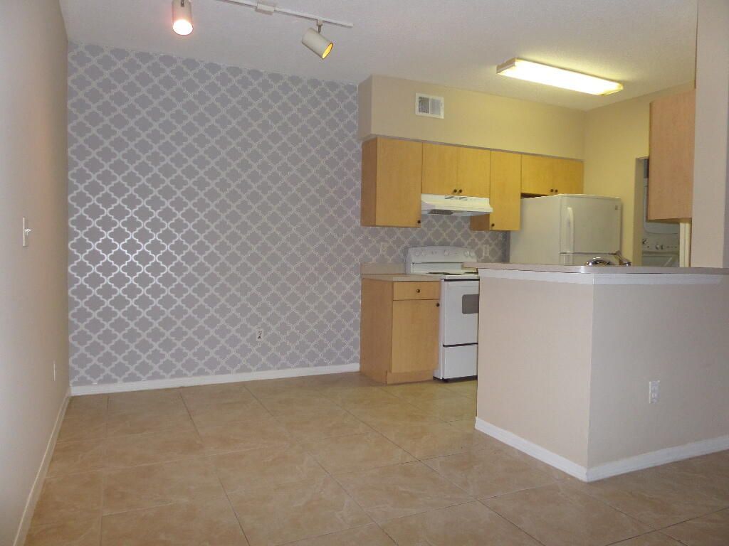 10318 Fox Trail Road, Unit 409, Royal Palm Beach, FL 33411 Photo