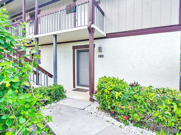 13334 Polo Club Road, Unit 219, Wellington, FL 33414