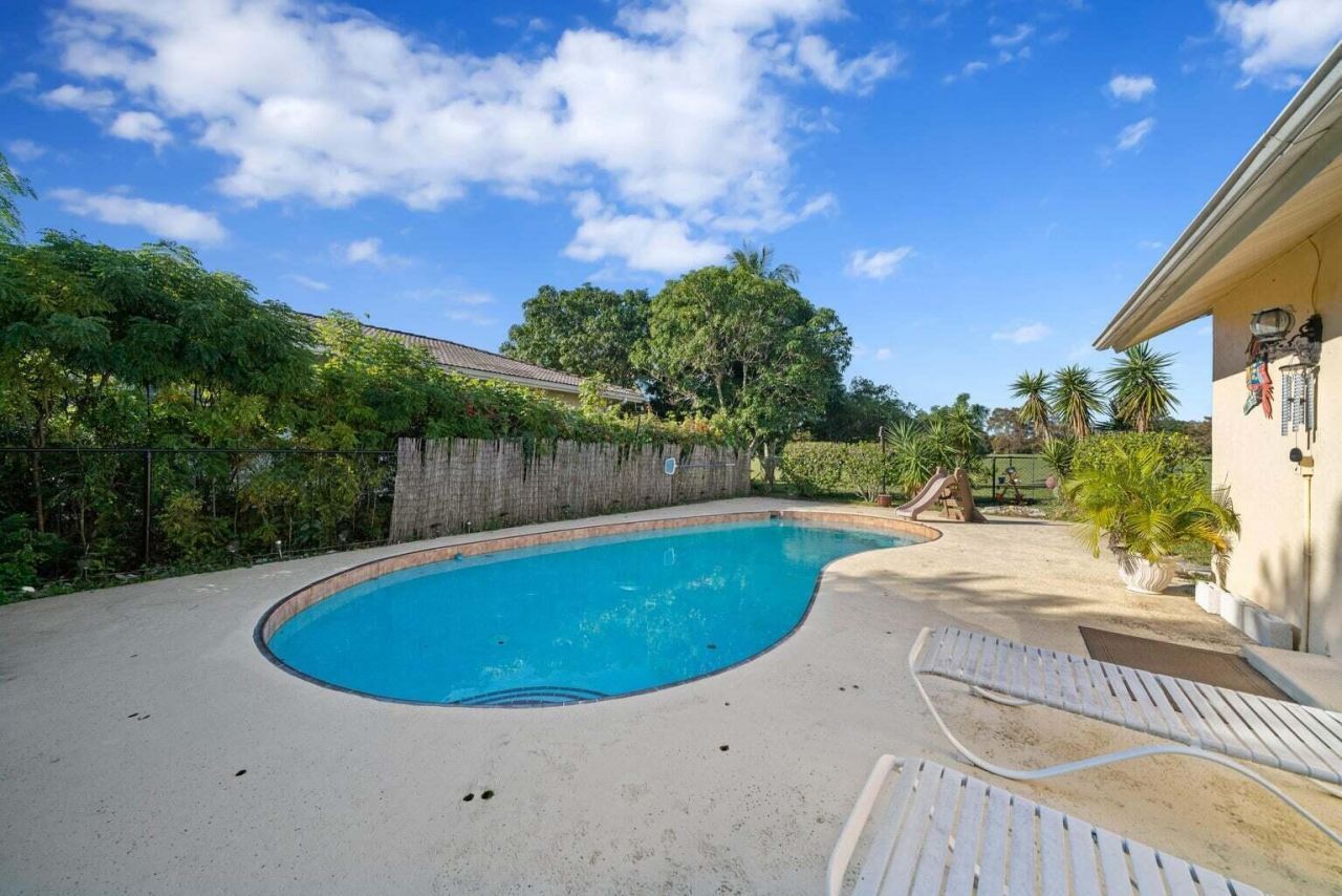 148 Ponce De Leon Street, Royal Palm Beach, FL 33411 Photo